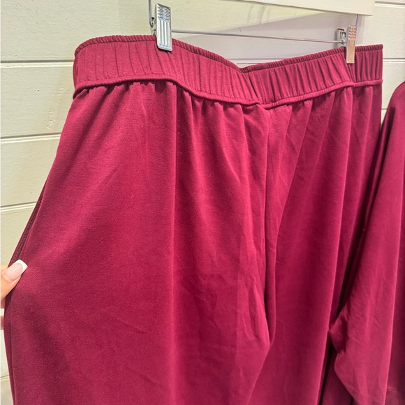 Red Lounge Set - Picture 8 of 9